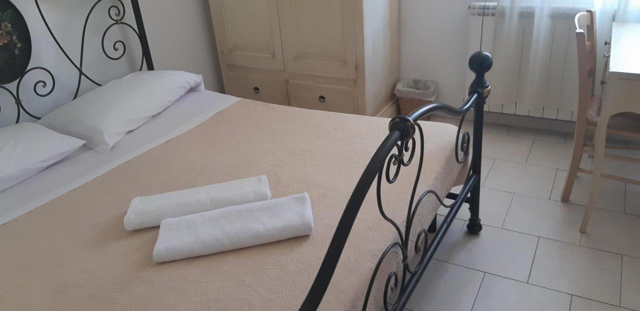 Hotel Lumiere à Pise Extérieur photo